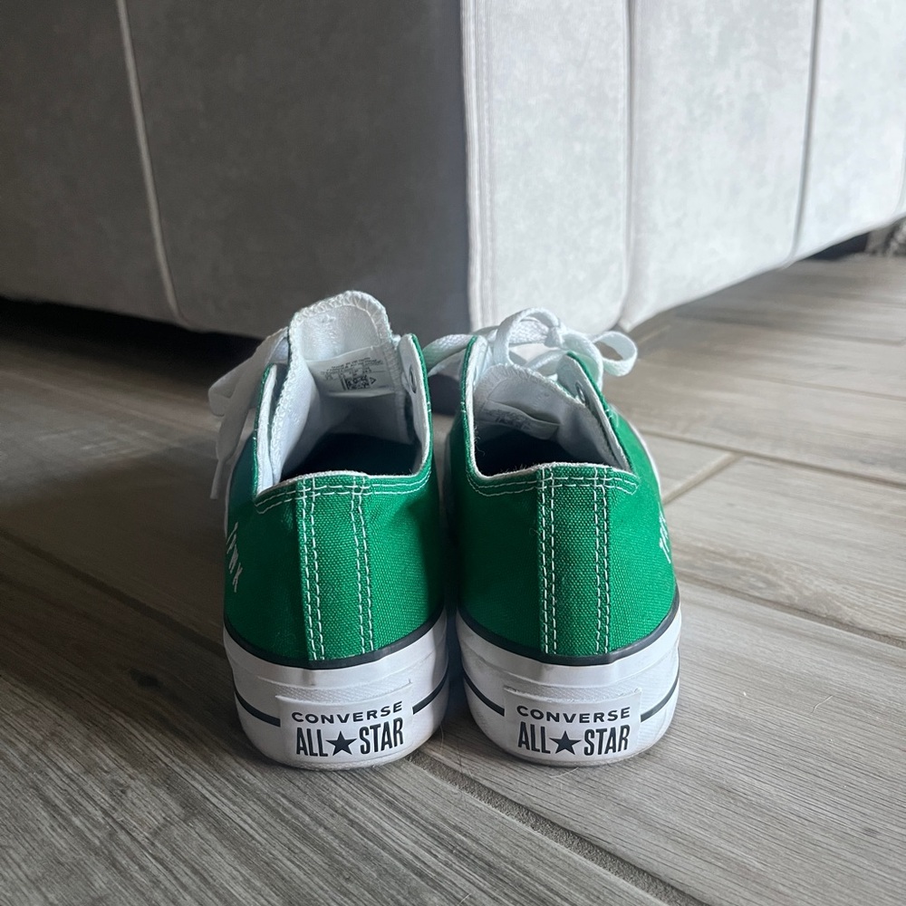 Converse Chuck Taylor Low Top Sneakers in Green and White - Picture 5 of 8